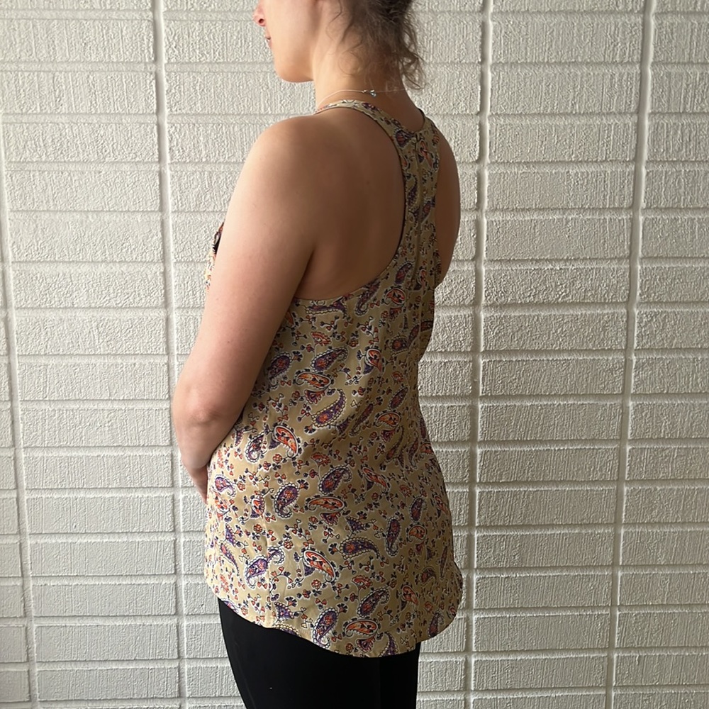 🚨Forever 21 Racerback Patterned Top - Picture 2 of 4